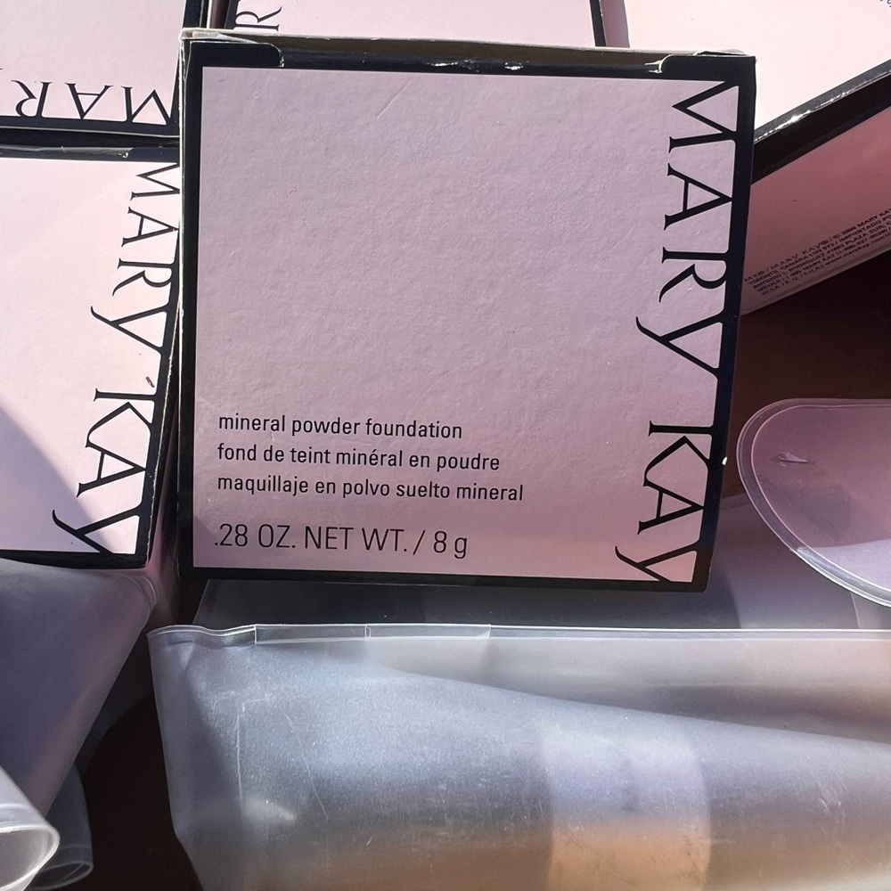 Mary Kay Mineral Powder Foundation - Bronze 4